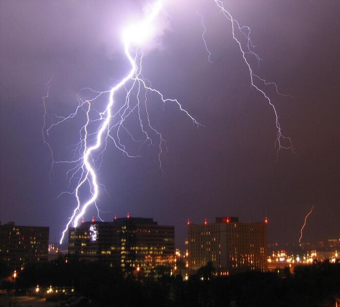 File:Lightning in Arlington.jpg