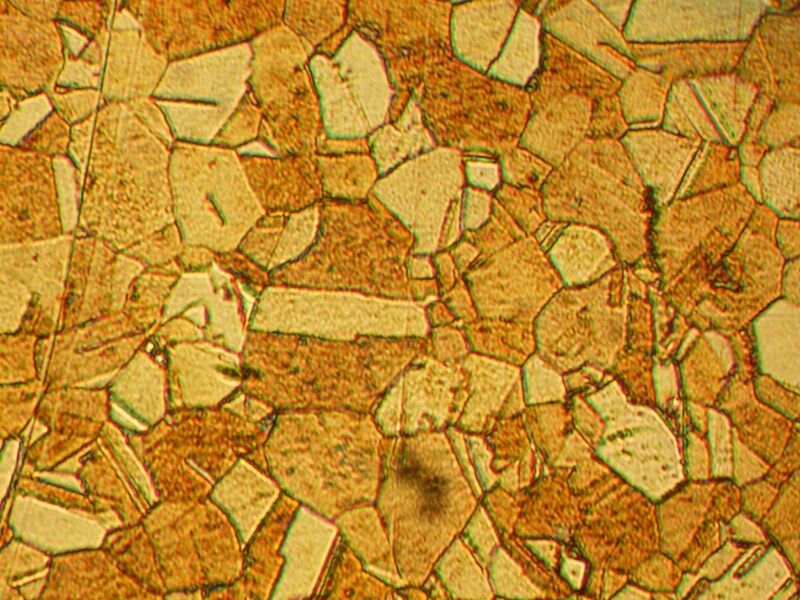 File:Microstructure of rolled and annealed brass; magnification 400X.jpg
