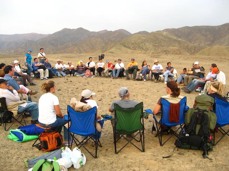 File:Sixto Paz Wells field trip to Chilca Desert 2009.jpg