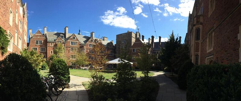 File:Hopper College Courtyard.jpg