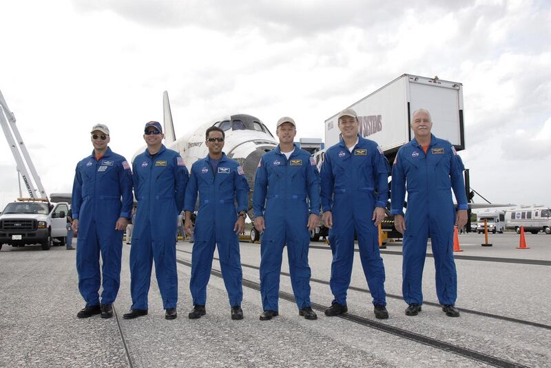 File:STS-119 crew after landing.jpg