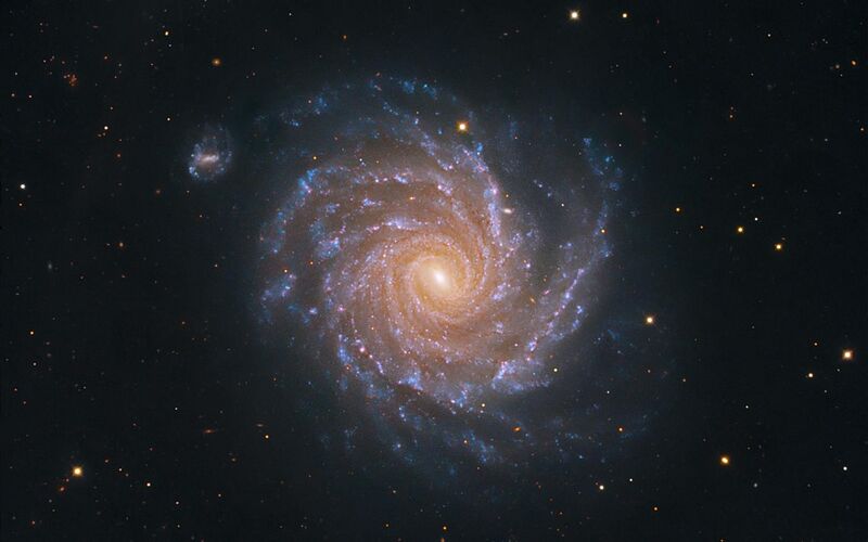 File:Spiral Galaxy NGC 1232 (wallpaper).jpg