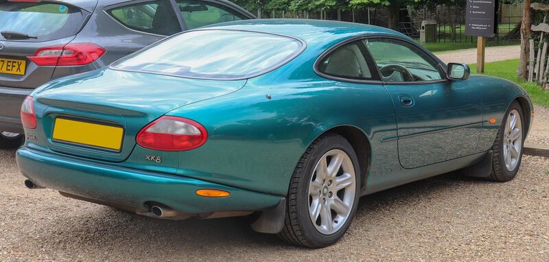 File:1997 Jaguar XK8 Coupe Automatic 4.0 Rear.jpg