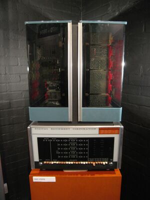 PDP-8 (1).jpg