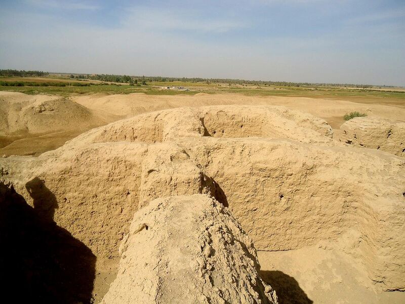File:Ruins near the ziggurat of the city of Kish at Tell al-Uhaymir, Babel Governorate, Iraq.jpg