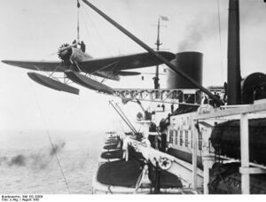 Bundesarchiv Bild 102-10309, Katapult-Flugzeug des Dampfers "Europa".jpg
