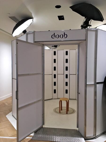 File:Doob NY SOHO 3D selfie photo booth IMG 4939 FRD.jpg