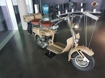 Lambretta 125 Innocenti 1951-02ASD.jpg