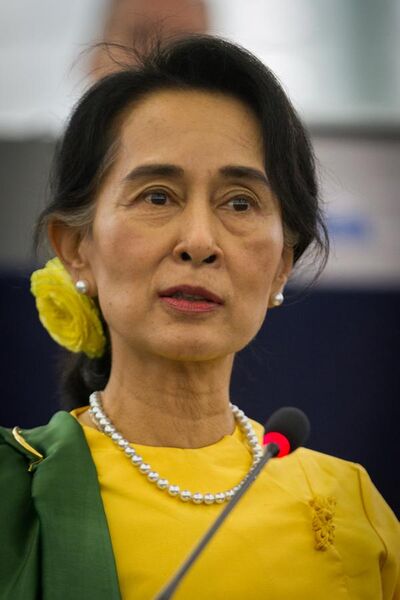 File:Remise du Prix Sakharov à Aung San Suu Kyi Strasbourg 22 octobre 2013-18.jpg