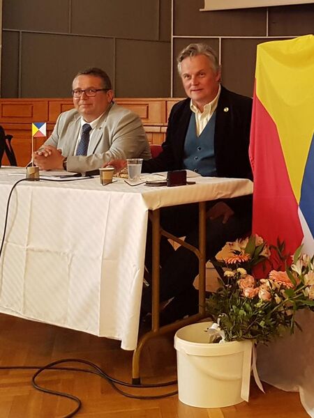 File:Vojtěch Merunka and Jan van Steenbergen at CISLa 2018.jpg