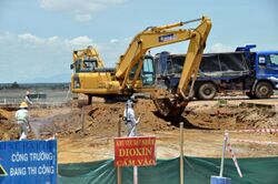 Environmental Remediation Progress at the Danang Airport site (8966658935).jpg