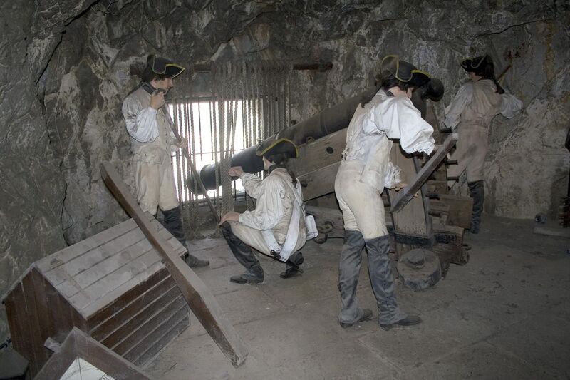 File:Great Siege Tunnel gunners reconstruction.jpg