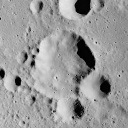 Müller crater AS16-M-1670.jpg