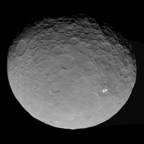 File:PIA19545-Ceres-DwarfPlanet-Dawn-RC3-image11-20150504.jpg