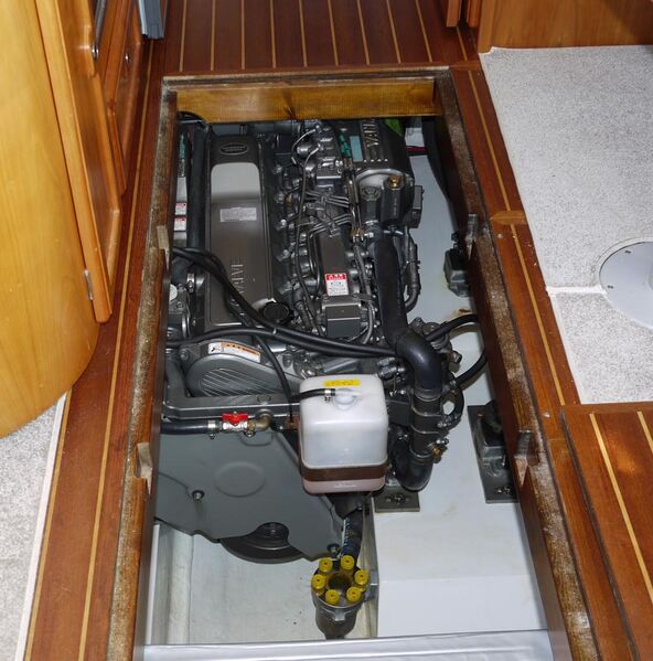 File:Photo of Yanmar 6LPA engine in Corvette 320.jpg