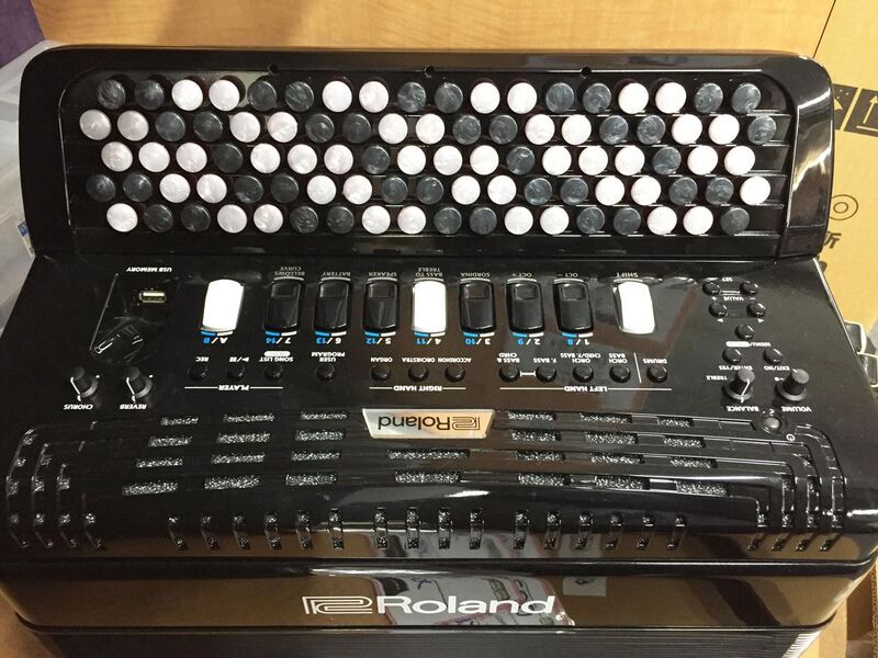 File:Treble secsion of Roland chromatic button V-accordion.jpg