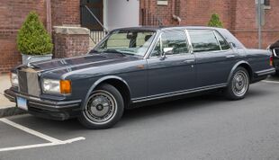 1994 Rolls-Royce Silver Spur III (US), front left side.jpg