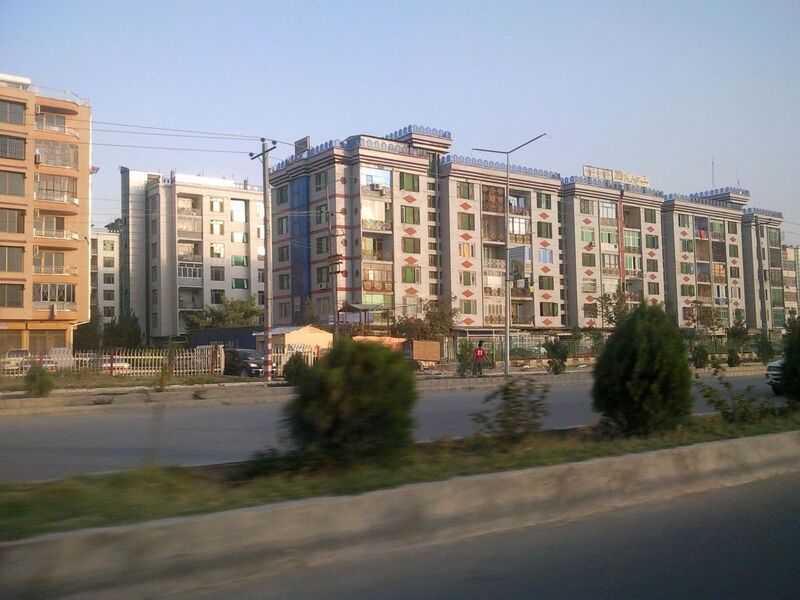 File:Afghanese architecture, 2000s-built flats in Kabul.jpg