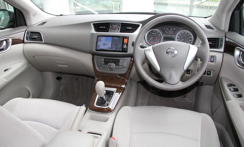 File:Nissan Sylphy B17 G interior.jpg
