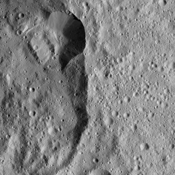 File:PIA20306-Ceres-DwarfPlanet-Dawn-4thMapOrbit-LAMO-image16-2015December.jpg