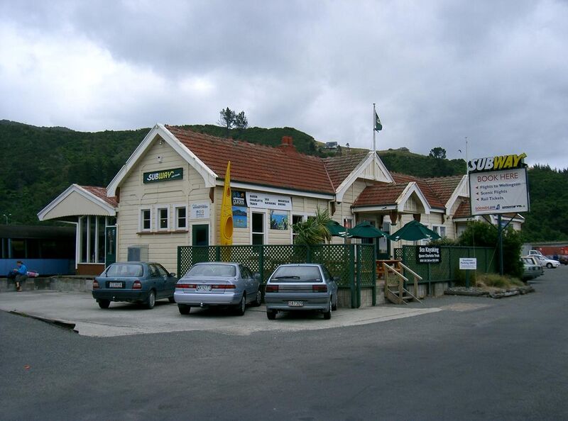 File:Picton Railway Station 2006.jpg