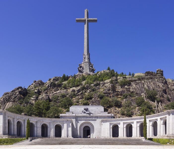 File:SPA-2014-San Lorenzo de El Escorial-Valley of the Fallen (Valle de los Caídos).jpg