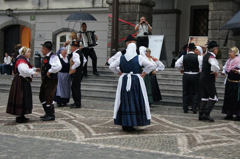 File:Slovene Folklore Dancers 7.jpg