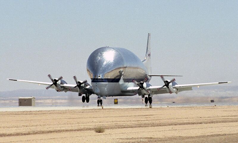 File:Super Guppy N941 NASA landing (crop).jpg