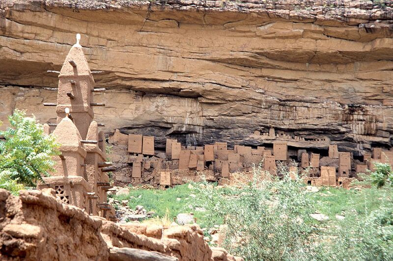 File:Tellem Dwelling Bandiagara Escarpment Mali.jpg