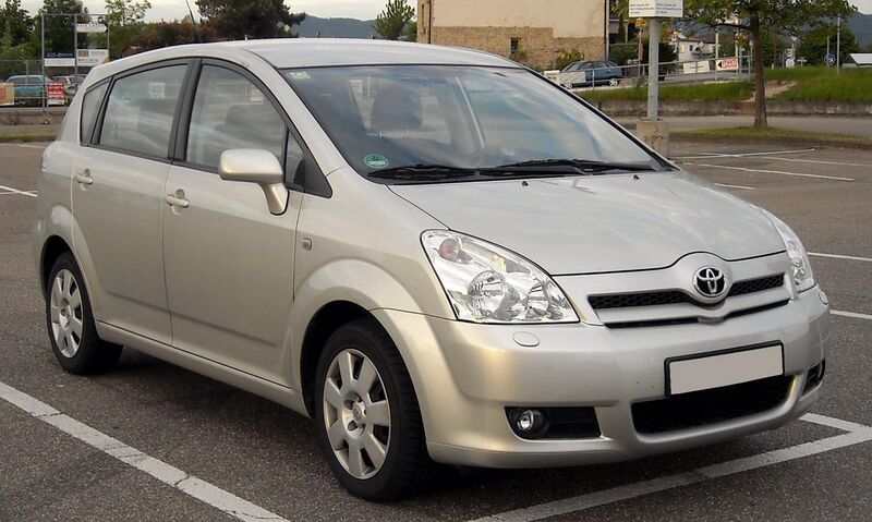 File:Toyota Corolla Verso front 20090504.jpg