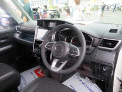 Daihatsu THOR CUSTOM G Turbo PREMIUM AERO PACK (4BA-M900S-GBVJ) interior.jpg
