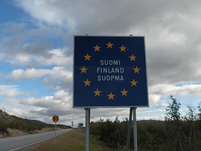 File:Finnish border sign Kilpisjarvi.JPG