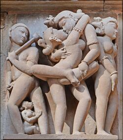 2 Erotic Kama statues of Khajuraho Hindu Temple de Lakshmana Khajurâho India 2013.jpg