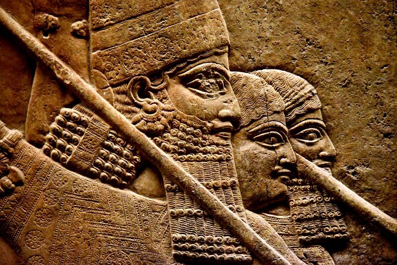 File:Ashurbanipal wall relief, 7th century BC, from Nineveh, the British Museum.jpg
