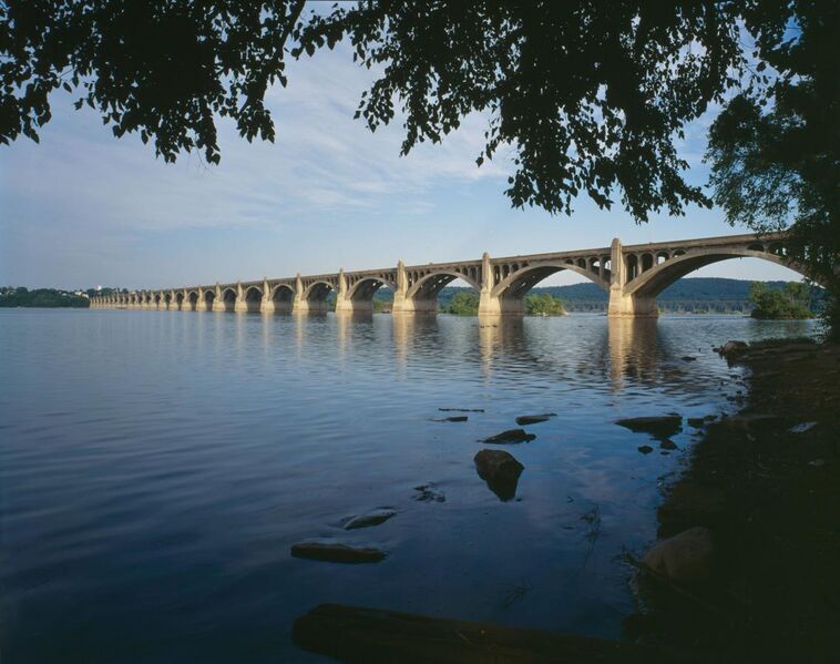 File:Columbia-Wrightsville Bridge.jpg