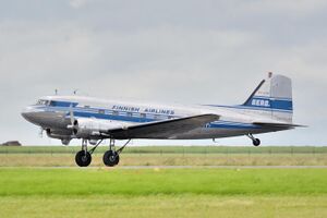 old airliner landing