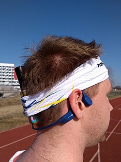 Digital guidance system for visually impaired athletes, enabling them to run etc. without a companion. The high-precision GPS connected to earphones signals that the runner keeps along a recorded/programmed path.