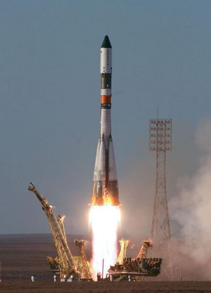 File:Progress M-11M spacecraft launches 2 cropped.jpg