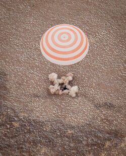 Soyuz TMA-19 landing.jpg