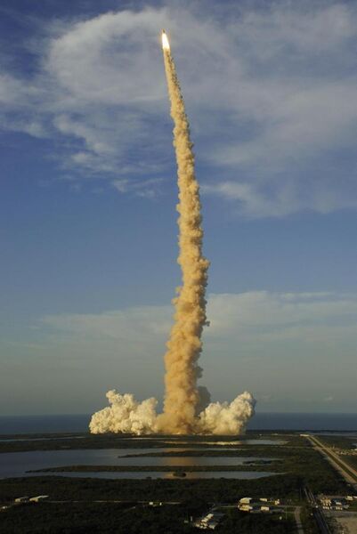 File:Space Shuttle Atlantis launching on mission STS-117.jpg