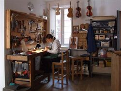 Workshop luthier.jpg