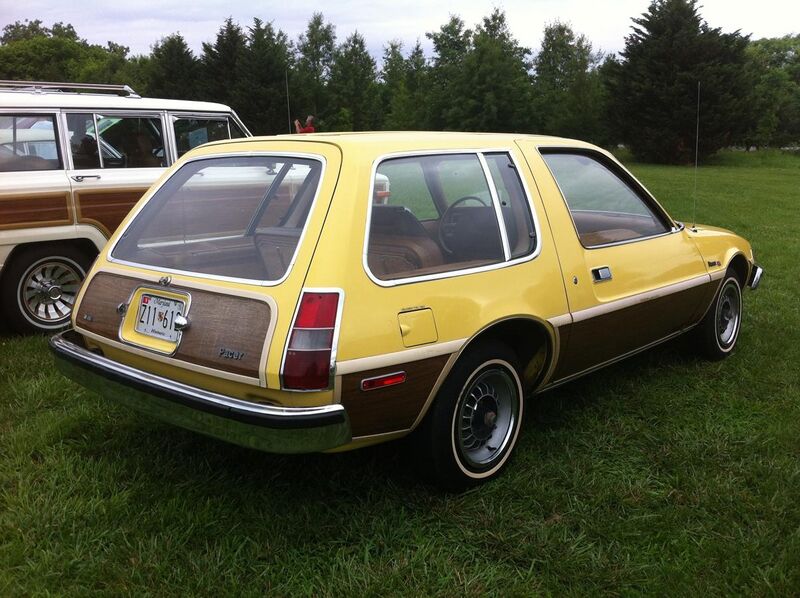 File:1977 AMC Pacer DL station wagon yellow-c Mason-Dixon Dragway 2014.jpg