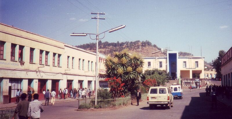 File:Gondar piazza.jpg