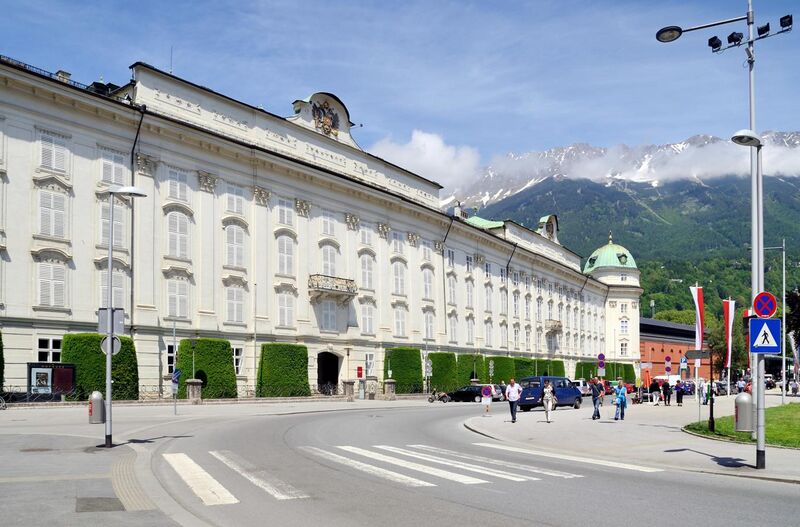 File:Innsbruck - Hofburg2.jpg