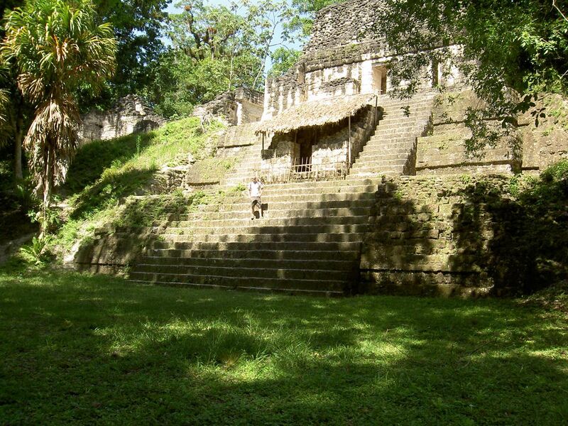 File:Mundo Perdido East Platform with Temple 5D-87, Templo de las Calaveras.jpg