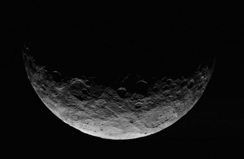 File:PIA19323-Ceres-DwarfPlanet-Dawn-RC3-image4-20150426.jpg
