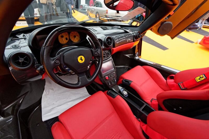 File:Paris - RM Sotheby’s 2016 - Ferrari Enzo - 2004 - 003.jpg