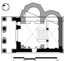 An architectural floor plan of a Roman temple in black ink with two horseshoe-like apses in gray