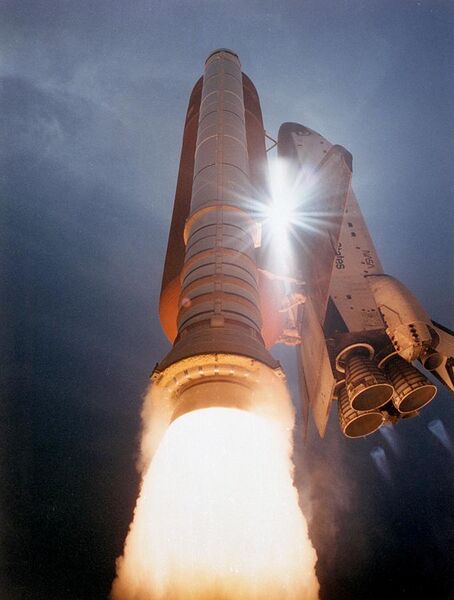 File:STS-43 Launch - GPN-2000-000731.jpg