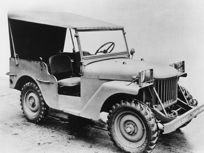 File:Willys Quad 4x4 pilot car, ¾ right front (1940).jpg